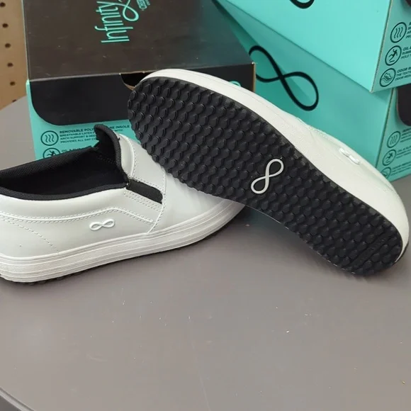 Infinity Rush in Clean Sheen White - Picture 3 of 3